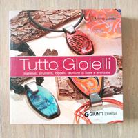 Libro Tutto gioielli. Edizione illustrata. Nuovo