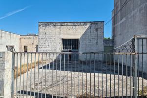 Capannone 3000 mq + suolo edificatorio 4000 mq