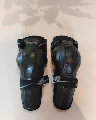 Ginocchiere per moto