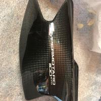 Fianchetto posteriore SX  carbonio Hypermotard