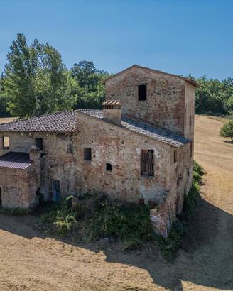 Rustico da ristrutturare con un potenziale infinit