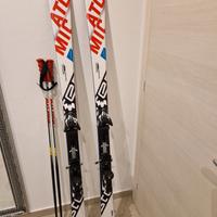 Sci e bastoncini Atomic