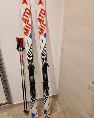 Sci e bastoncini Atomic