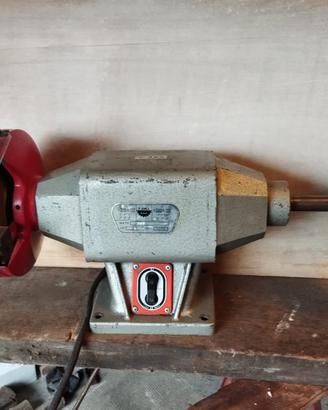 Mola smeriglio con spazzola