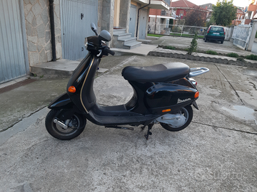 Vespa piaggio 50 et2