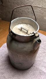 Contenitore in alluminio per latte