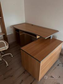 Scrivania ufficio