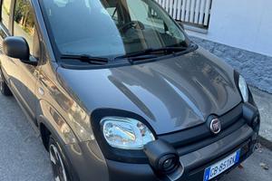 Panda Cross Hybrid 4x2