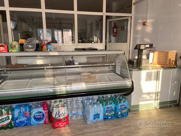 Cappa ristorante, frigo cella e banco frigo