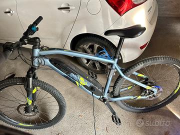 Mountainbike elettrica rockrider E-ST 100