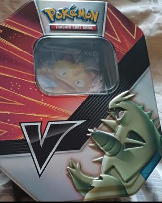 Set scatola con carte Pokémon nuove da collezionar