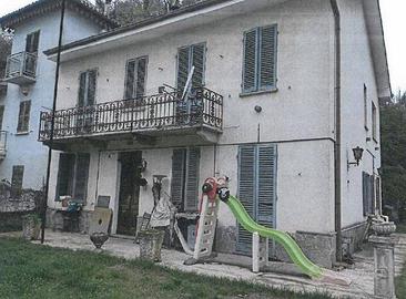 Immobile in asta di 229 m² con più di 5 locali a I