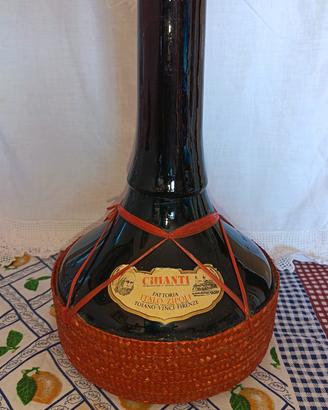 Bottiglia chianti da esposizione