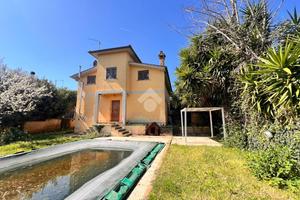 PORZIONE DI BIFAMILIARE A ANGUILLARA SABAZIA