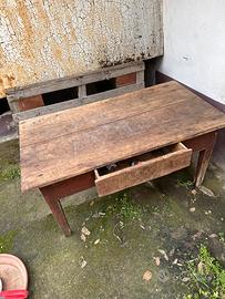 Tavolo antico sardo