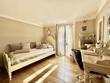 Letto singolo in legno liberty, rete, materasso