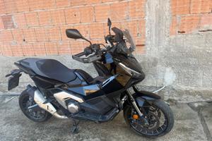 X adv 750