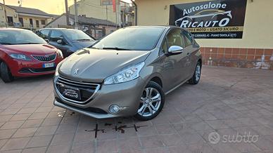 Peugeot 208 PureTech 82 3 porte Allure