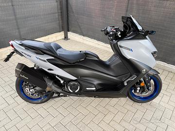 Tmax 560