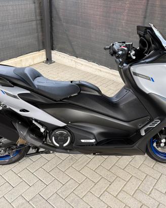 Tmax 560