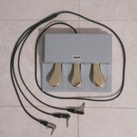 TRIPLO  PEDALE mod.  VFP3-D PER TASTIERE MUSICALI 