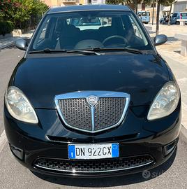 Lancia ypsilon 1.3 multijet bicolore