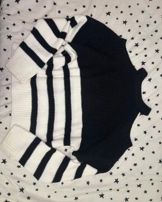 Maglione a righe bianche e nere – Stile casual