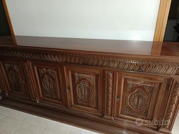 Credenza tavolo sedie buffet