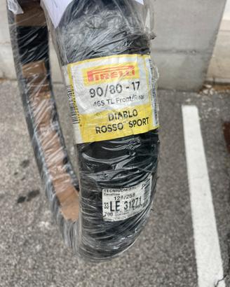 Pneumatico anteriore
