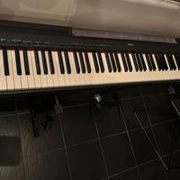 Yamaha P-85 digital piano