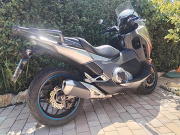 Honda Integra 750 sport