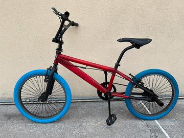Bici modello BMX