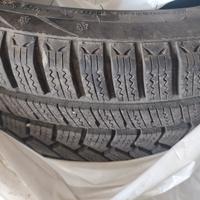 4 Pneumatici invernali 215/45 R 17 