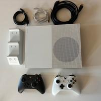 Xbox one S 500 gb + 2 joystick + caricatore + cavi