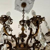 Lampadario antico in bronzo dorato e cristallo