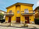 casa-singola-con-locali-commerciali
