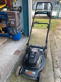 stock giardinaggio 3 macchine a scoppio