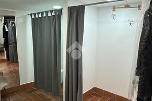 NEGOZIO A SOMMA VESUVIANA