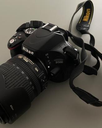 Nikon D5100 + Obiettivo Nikon 18-105 VR – Pari nuo