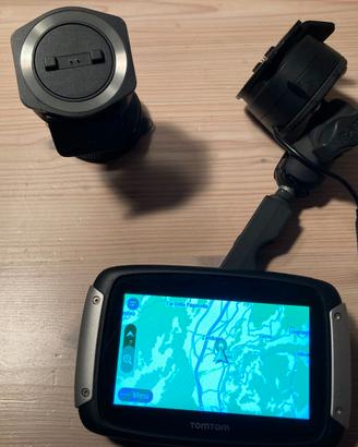 TomTom Rider 40 con supporto per auto e moto