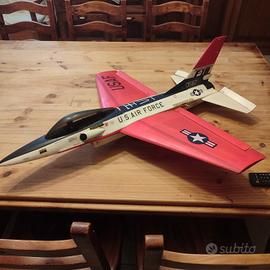 F16 Kyosho radiocomandato leggere bene!