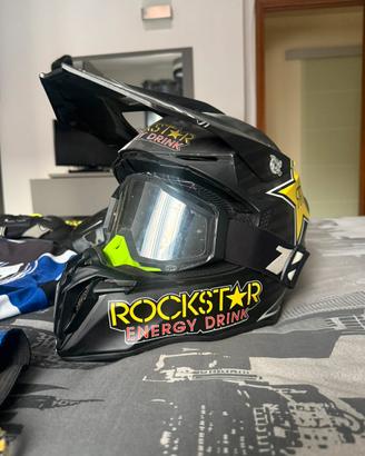Casco airoh tuta e pettorina cross