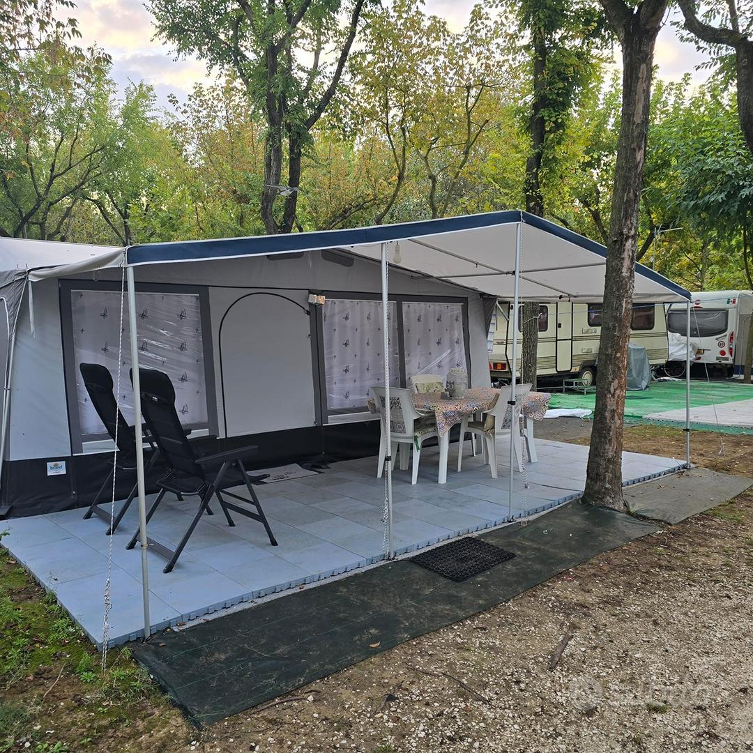 Veranda+tendalino con paleria - Caravan e Camper In vendita a Venezia