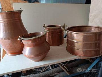 4 piccoli recipienti in rame 