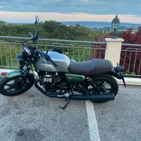 Moto Guzzi v7 stone (edizione centenario)