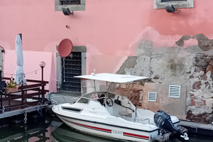 Semicabinato con fuoribodo