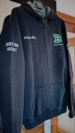 felpa con cappuccio e zip della Benetton basket