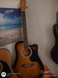 chitarra acustica amplificata 