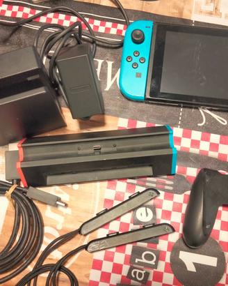 Nintendo switch completa di tutti gli accessori 