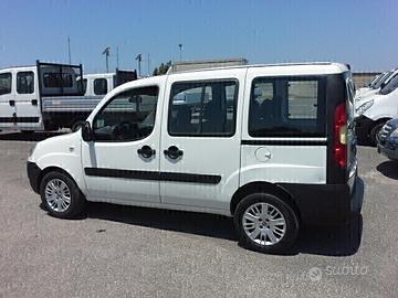 Fiat Doblo 1.9 MJT Vettura VETRATO 5 POSTI